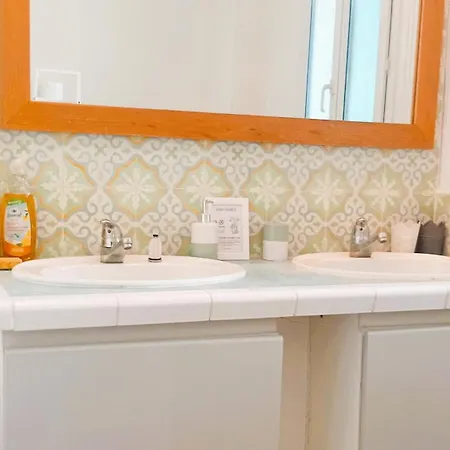 Palma, Grande Independante Avec Sdb Et Kitchenette Dans Maison De Charme En Centre Apartment Montpellier